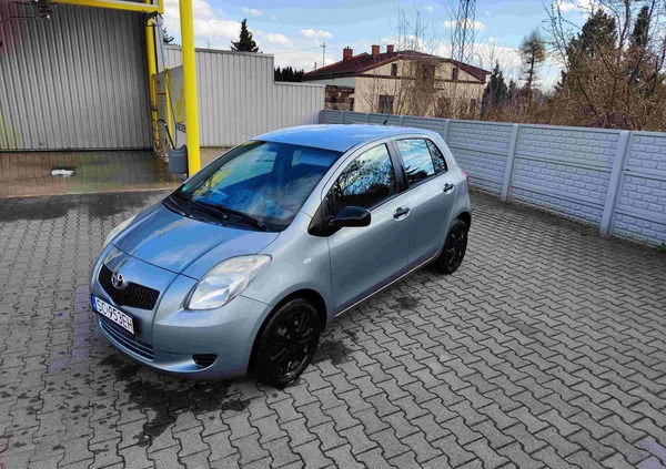 Toyota Yaris cena 13900 przebieg: 124000, rok produkcji 2006 z Częstochowa małe 529